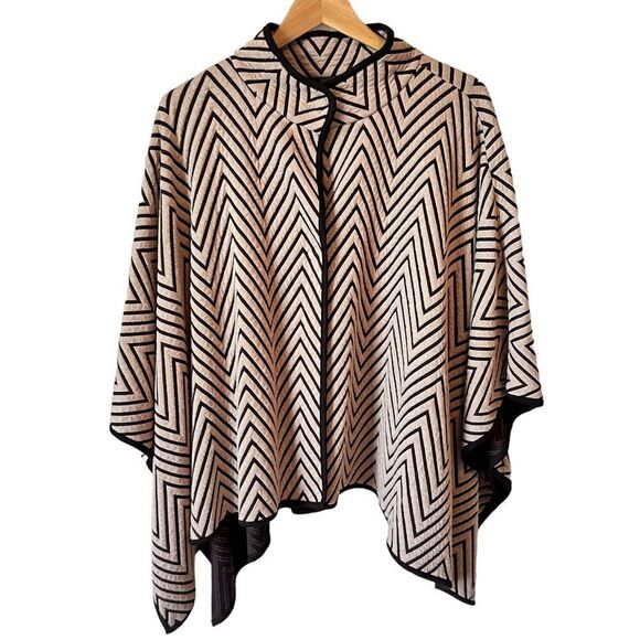 Chico's Travelers Collection Chevron Jacquard Cape - Picture 1 of 12